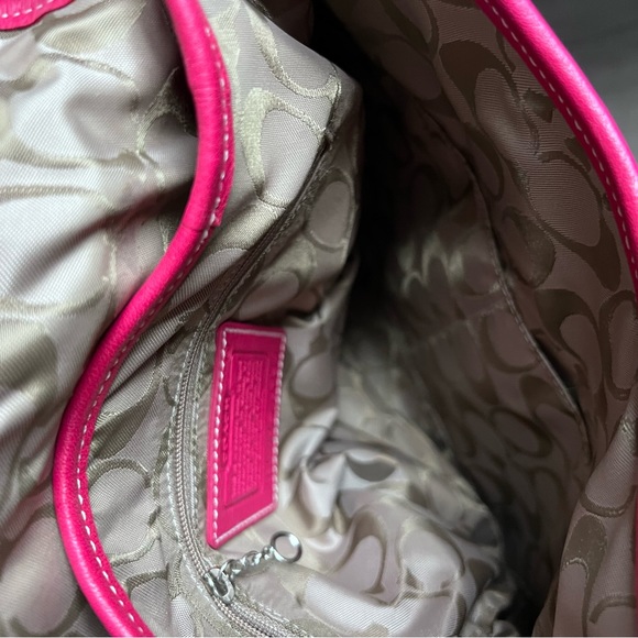 NWOT Pink Coach SoHo Pebble Leather Crossbody Silver Buckle - Picture 6 of 11